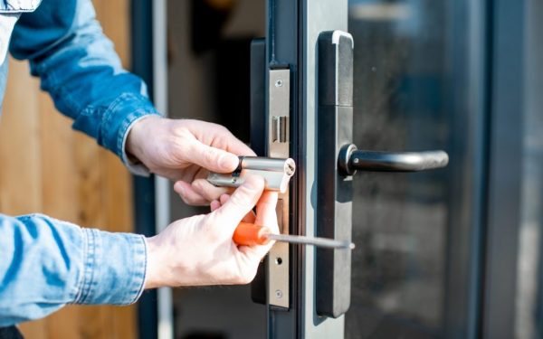 Importance of hiring a professional locksmith for home security
